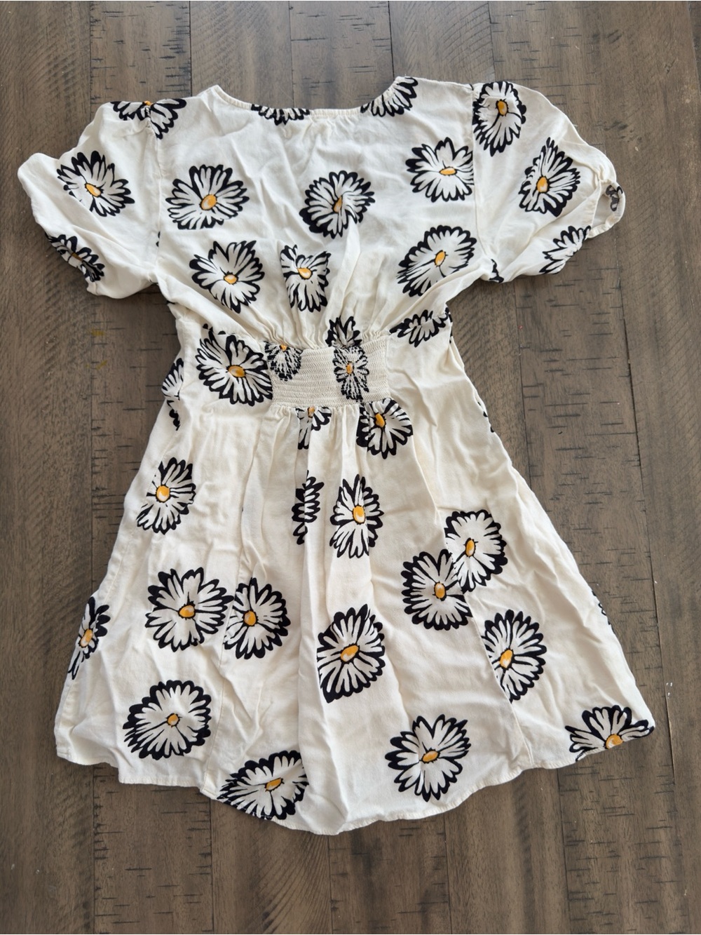 Urban Outfitters White Daisy-Print Mini Dress with Yellow Centers - Picture 5 of 10